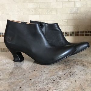John Fluevog Black Leather Ankle Zip Booties